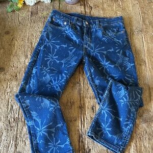 Levi's Blue Floral Skinny Jeans.     E